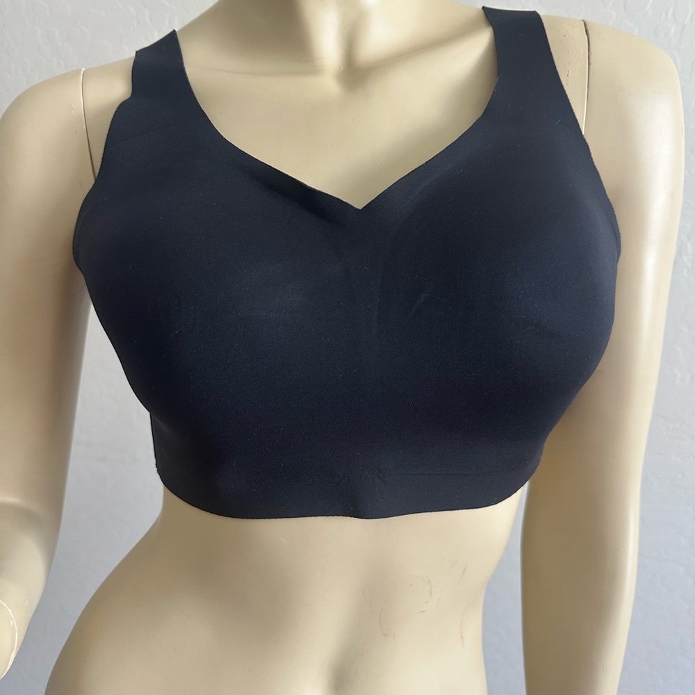 NWOT Lululemon Enlite Black Seamless Bra Size 36D